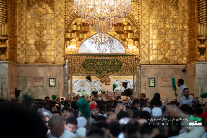 اشک و دعا زیر قبه سیدالشهدا (علیه السلام)