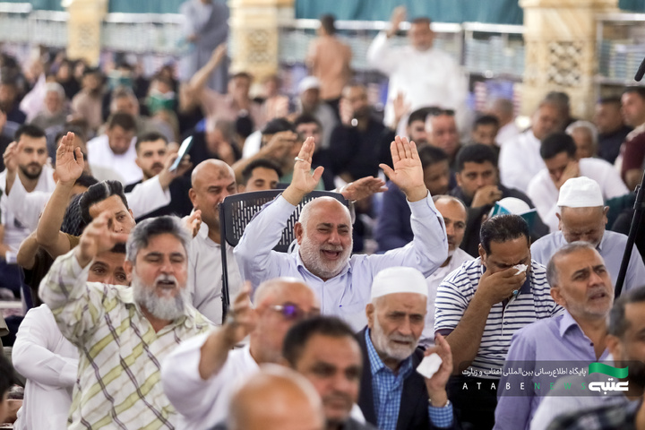 مراسم دعای عرفه زائران عرب زبان در حرم مطهر رضوی