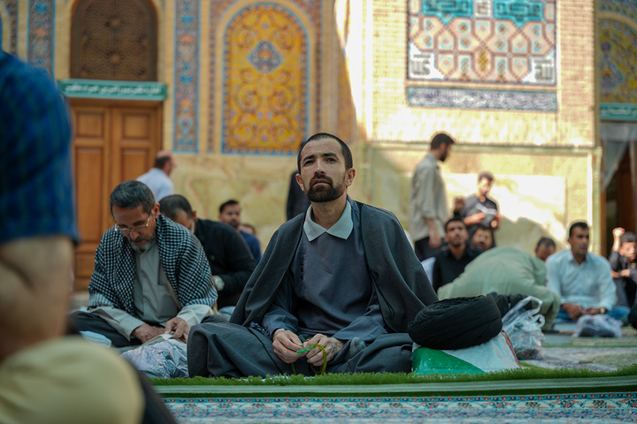 حال‌وهوای زائران حرم مطهر بانوی کرامت در دعای عرفه