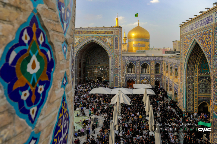 نوای دعای عرفه در حرم مطهر رضوی
