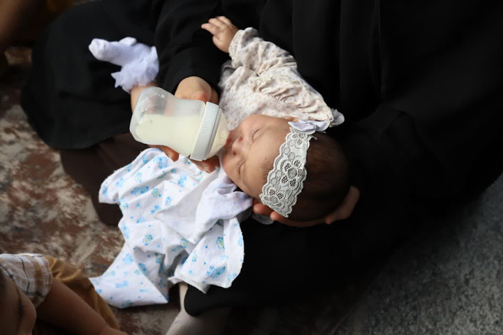 حضور پرشور بانوان در مراسم دعای عرفه حرم بانوی کرامت