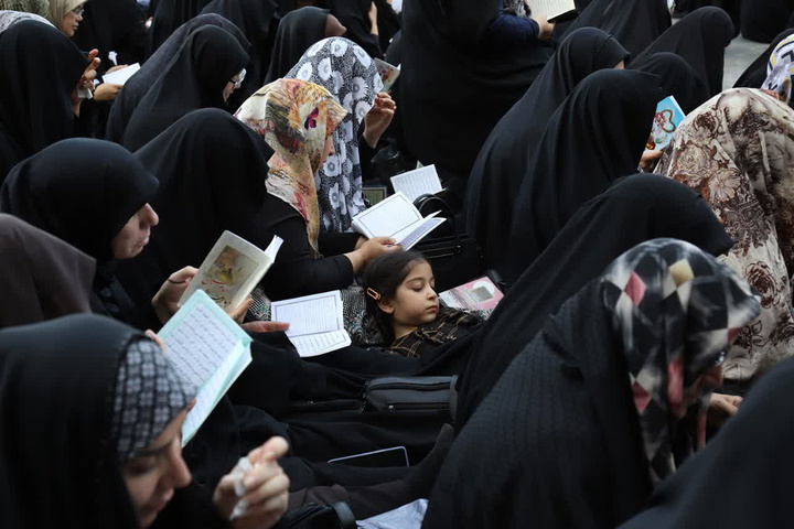 حضور پرشور بانوان در مراسم دعای عرفه حرم بانوی کرامت
