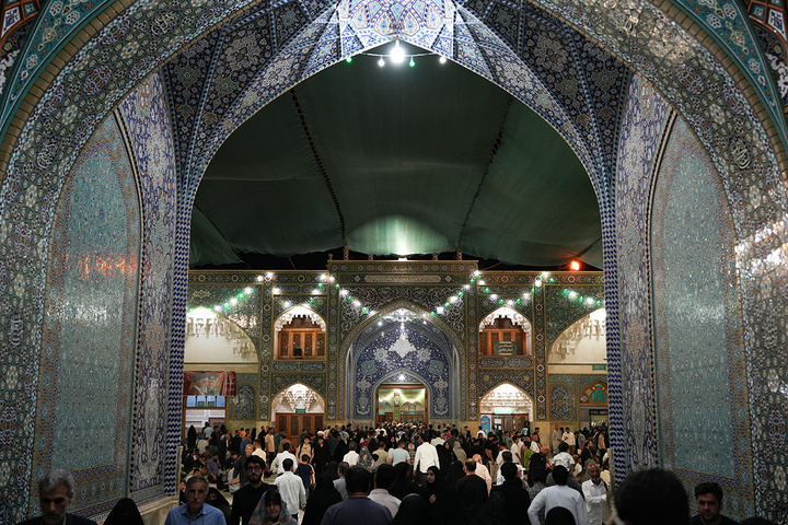 حال‌وهوای زائران حرم حضرت معصومه(س) در شب عید سعید قربان