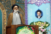 ملت ایران از آزمون‌های بزرگی سربلند بیرون آمده است
