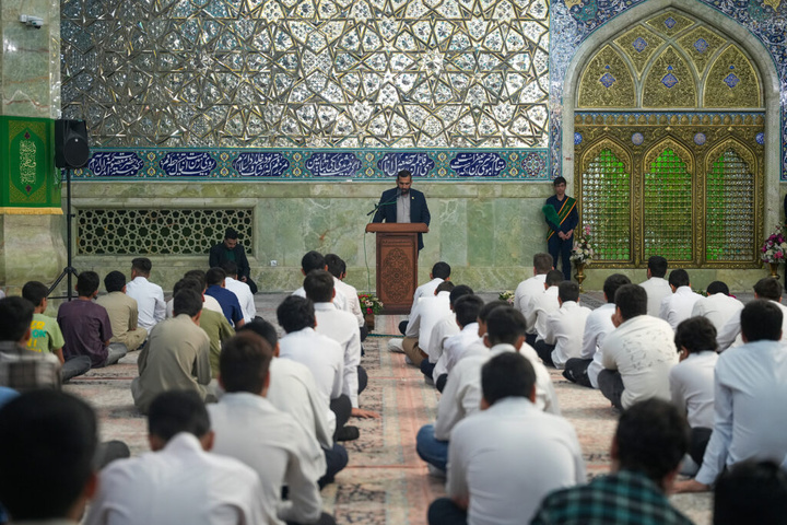 جشن تکلیف ۱۲۰ نوجوان پسر در حرم حضرت معصومه(س)