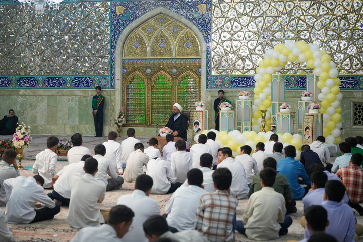 جشن تکلیف ۱۲۰ نوجوان پسر در حرم حضرت معصومه(س)