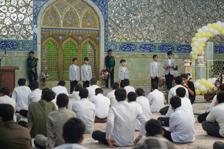 جشن تکلیف ۱۲۰ نوجوان پسر در حرم حضرت معصومه(س)