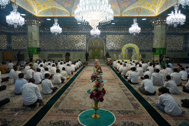 جشن تکلیف ۱۲۰ نوجوان پسر در حرم حضرت معصومه(س)