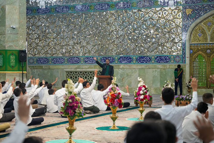 جشن تکلیف ۱۲۰ نوجوان پسر در حرم حضرت معصومه(س)