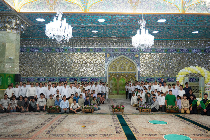 جشن تکلیف ۱۲۰ نوجوان پسر در حرم حضرت معصومه(س)