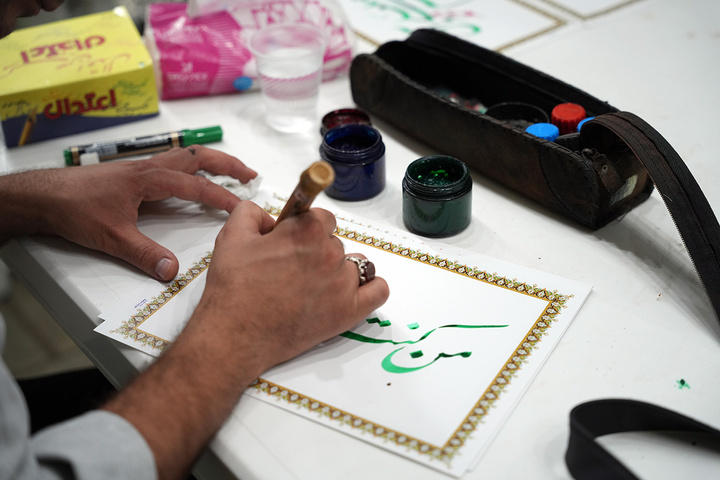 برپایی نمایشگاه «غدیر» در حرم بانوی کرامت +تصاویر