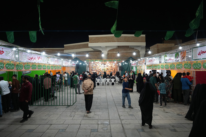 برپایی نمایشگاه «غدیر» در حرم بانوی کرامت +تصاویر