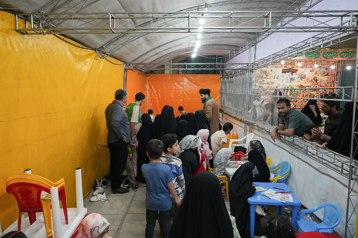 برپایی نمایشگاه «غدیر» در حرم بانوی کرامت +تصاویر