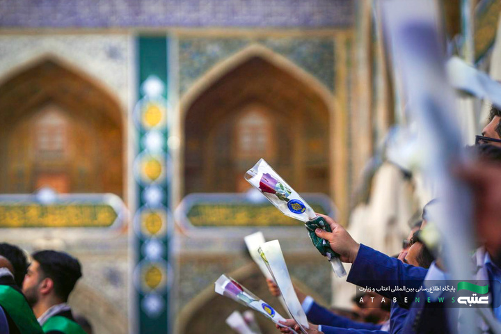 نصب کتیبه‌های عید غدیر در حرم مطهر امیرالمؤمنین(ع)