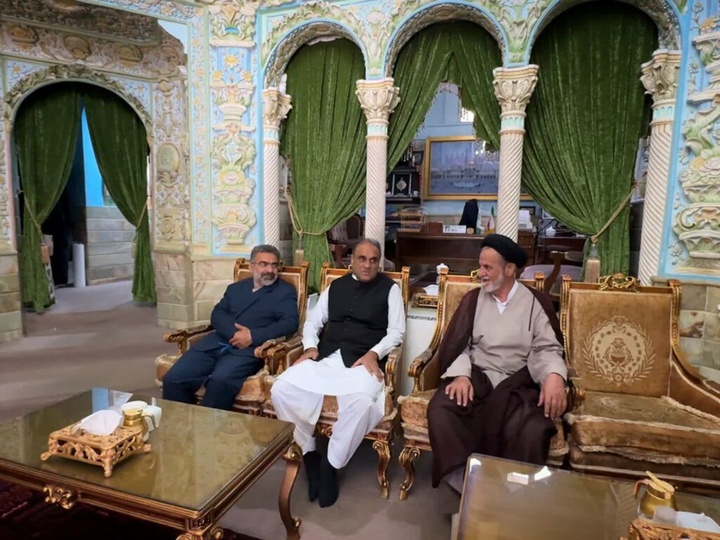 تشرف سفیر جدید پاکستان در ایران به زیارت حرم حضرت معصومه (س)
