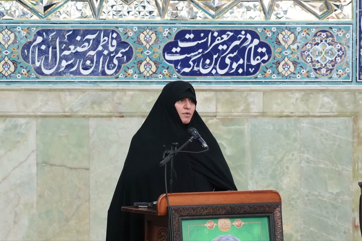 «عهد خواهری» ۵۰۰ بانوی قمی در حرم بانوی کرامت