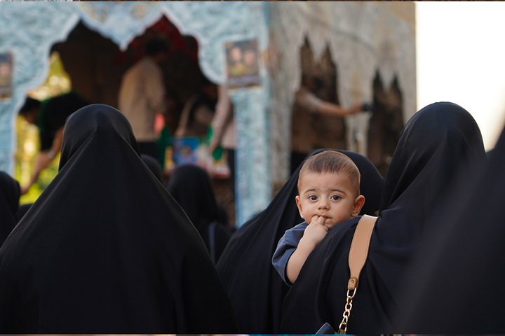 وداع با پیکر مطهر دو شهید بسیجی در حرم بانوی کرامت