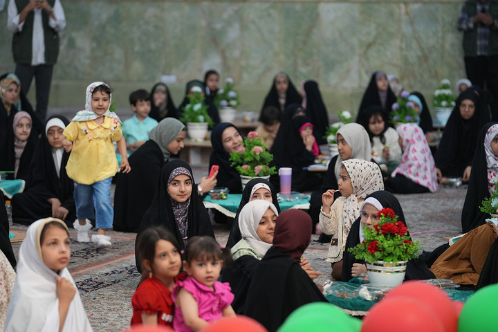 برپایی جشن عید غدیر ویژه کودکان در حرم بانوی کرامت