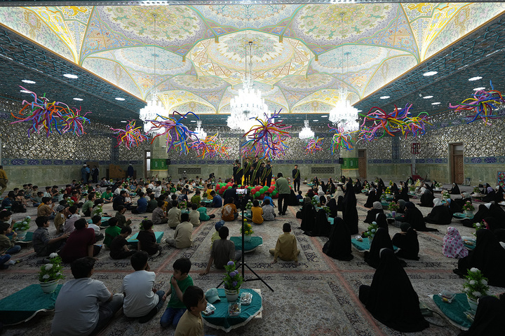 برپایی جشن عید غدیر ویژه کودکان در حرم بانوی کرامت