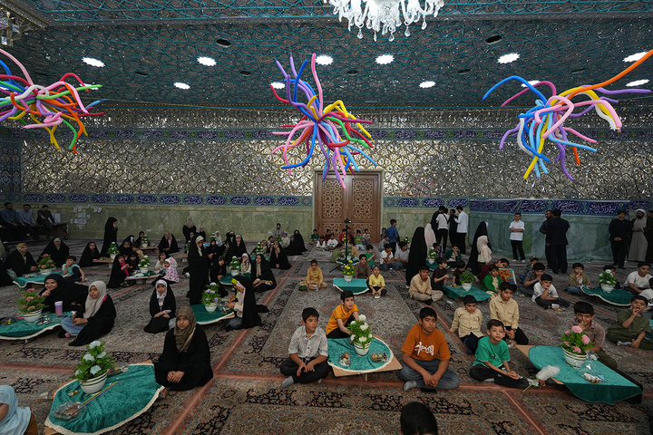 برپایی جشن عید غدیر ویژه کودکان در حرم بانوی کرامت