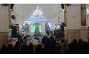 زائران اردو زبان حرم مطهر رضوی در شام عید غدیر نغمه شادی سردادند