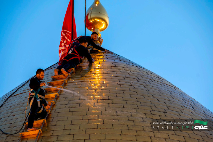 شست‌وشوی گنبد مطهر حضرت ابوالفضل العباس(ع) در آستانه ماه محرم