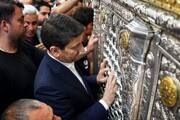 تشرف وزیر ارتباطات به زیارت حرم حضرت معصومه(س)