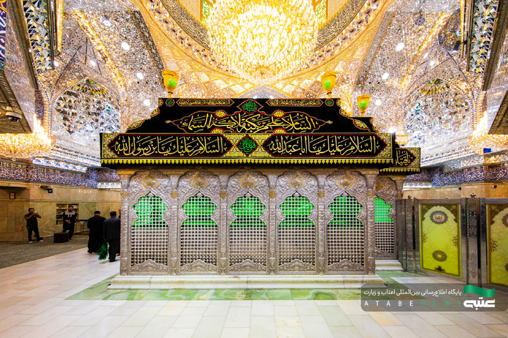سیاه‌پوشی ضریح مطهر امام حسین(ع) در آستانه ماه محرم