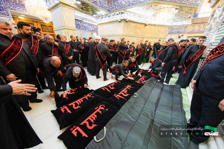 سیاه‌پوشی ضریح مطهر امام حسین(ع) در آستانه ماه محرم