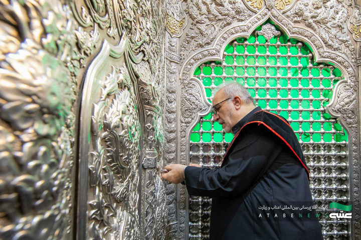 سیاه‌پوشی ضریح مطهر امام حسین(ع) در آستانه ماه محرم