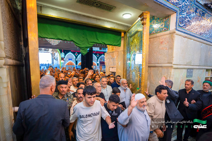 سیاه‌پوشی ضریح مطهر امام حسین(ع) در آستانه ماه محرم