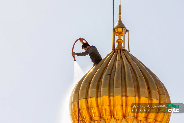 شست‌وشوی گنبد مطهر امام حسین(ع) در آستانه ماه محرم