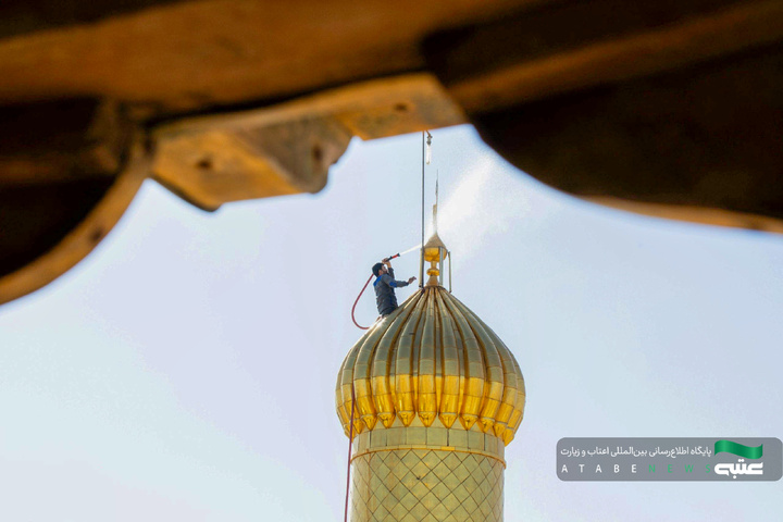 شست‌وشوی گنبد مطهر امام حسین(ع) در آستانه ماه محرم