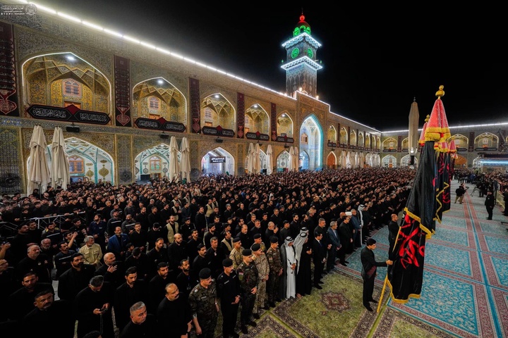 برافراشته شدن پرچم عزای حسینی در حرم مطهر امیرالمؤمنین(ع)