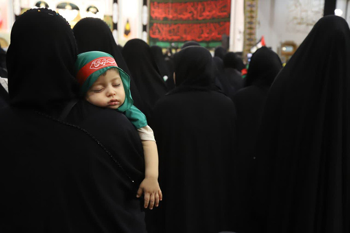 تمرین رباب بودن و علی اصغر(ع) شدن در حرم بانوی کرامت
