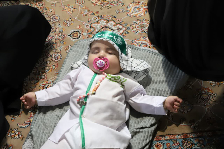 تمرین رباب بودن و علی اصغر(ع) شدن در حرم بانوی کرامت