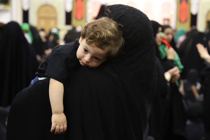 تمرین رباب بودن و علی اصغر(ع) شدن در حرم بانوی کرامت