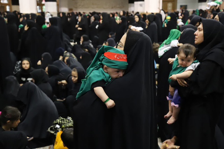 تمرین رباب بودن و علی اصغر(ع) شدن در حرم بانوی کرامت