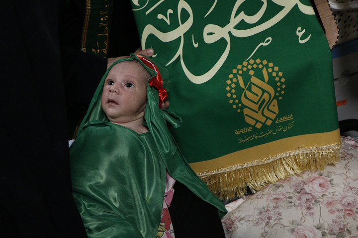 وقتی کودکان بیمار نیز جامه حضرت علی اصغر(ع) به تن کردند