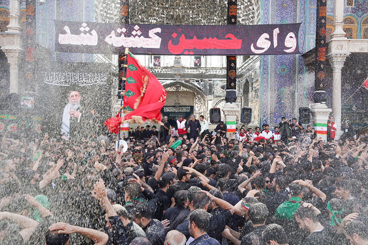 تداعی هروله اسرای کربلا در عصر عاشورا توسط هیئت چهل اختران قم