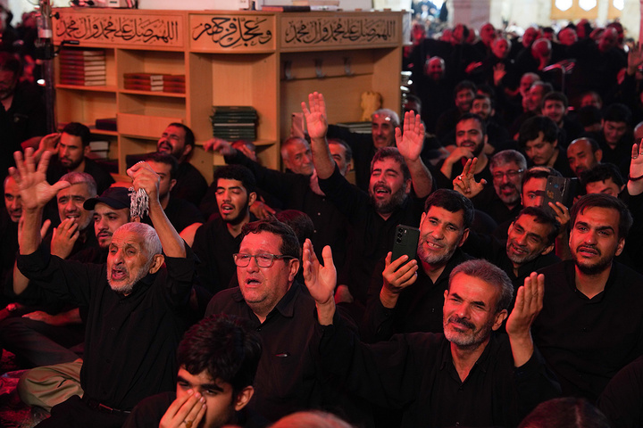 مقتل خوانی ظهر عاشورا در حرم مطهر بانوی کرامت