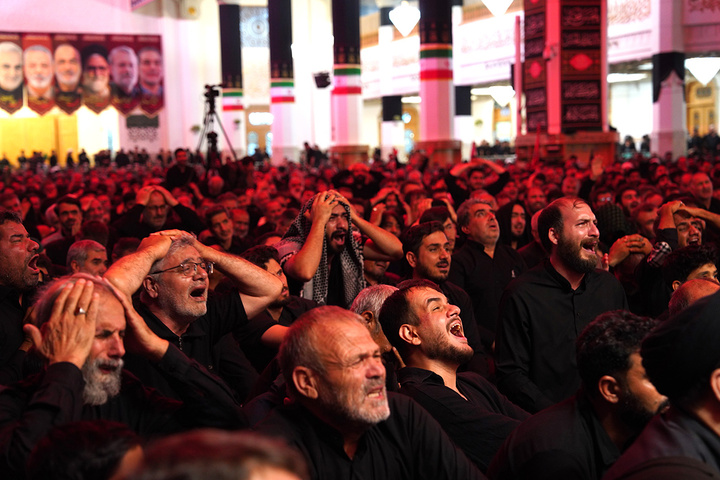 مقتل خوانی ظهر عاشورا در حرم مطهر بانوی کرامت