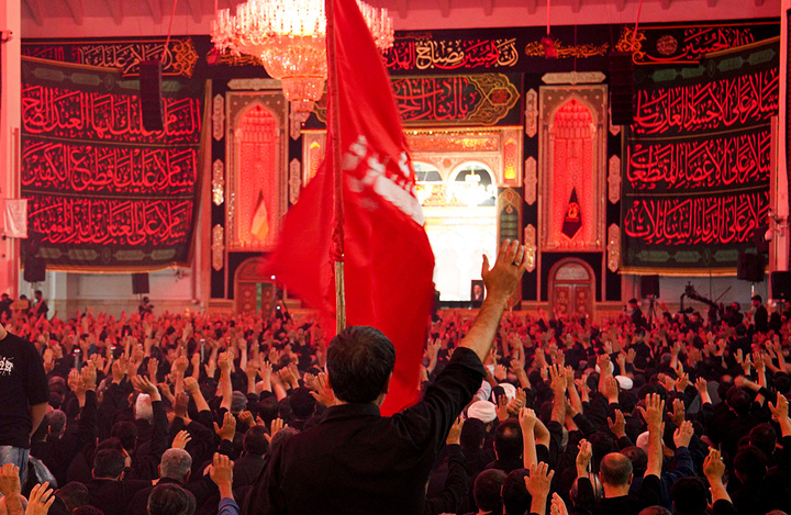 مقتل خوانی ظهر عاشورا در حرم مطهر بانوی کرامت