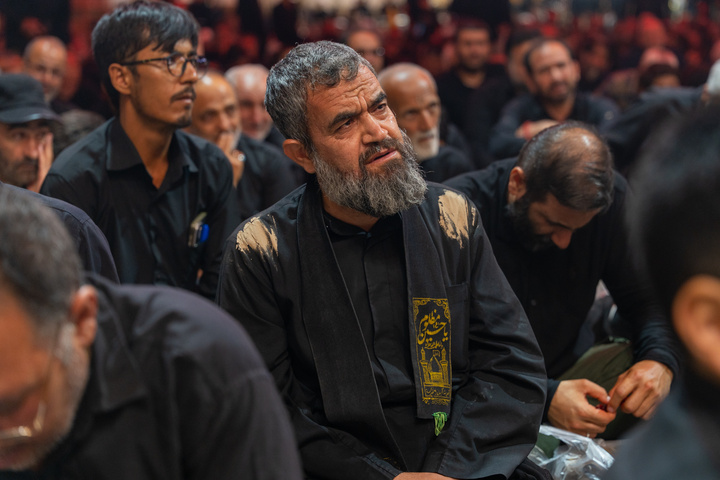عزاداری زائران حرم حضرت معصومه (س) در شام غریبان امام حسین (ع)