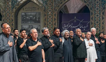 عزاداری پرشور زائران عرب زبان همزمان با تاسوعای حسینی