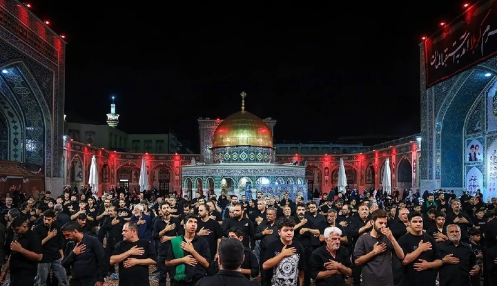 طنین «حیدر حیدر» در حریم رضوی
