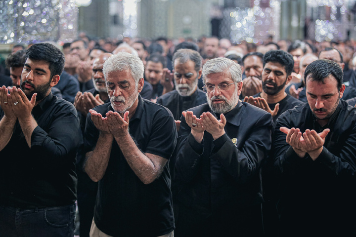 عزاداری روز عاشورای حسینی در حرم مطهر رضوی
