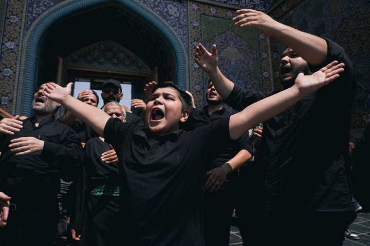 عزاداری روز عاشورای حسینی در حرم مطهر رضوی