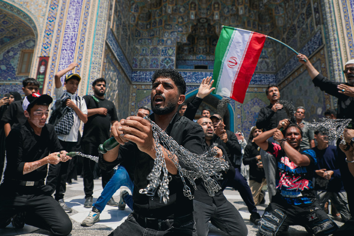 عزاداری روز عاشورای حسینی در حرم مطهر رضوی