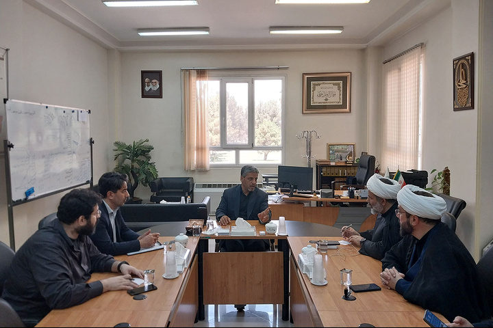 نشست هماهنگی استقرار شبکه قرآن و معارف سیما درمسیر پیاده‌روی اربعین